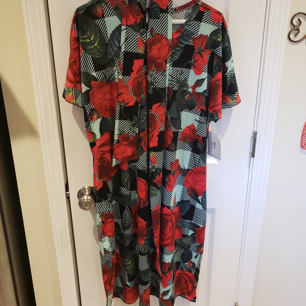 Lularoe Marly Dress Green Buffalo Plaid With Roses